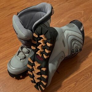 Cougar Light Gray Winter Boots with Black Sole